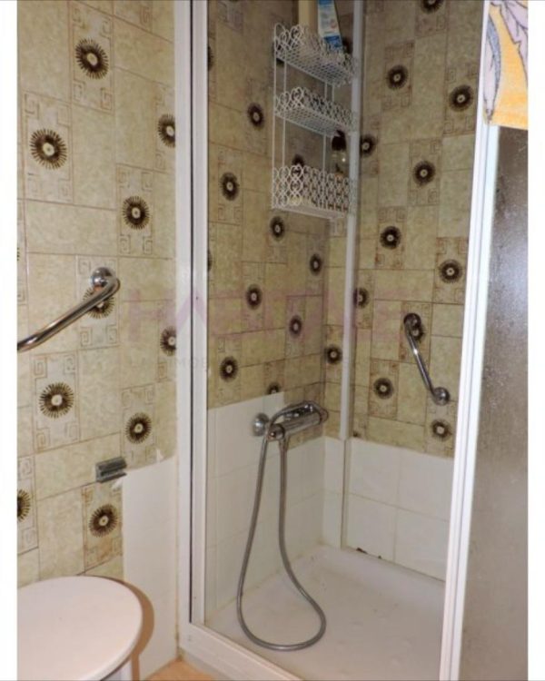 a18330d078291ce597b68602f0e924fa